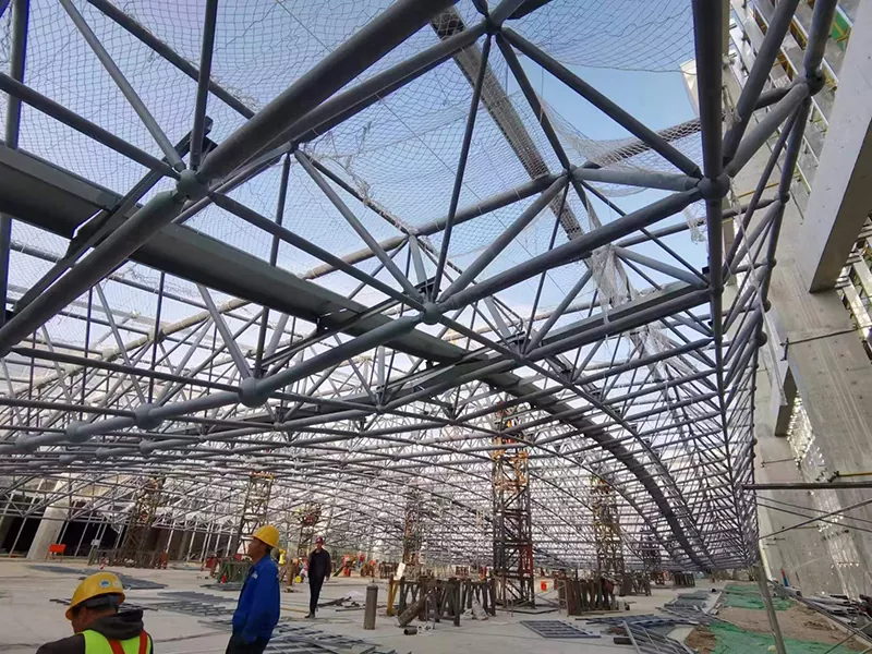 Planetariul cu structură de oțel